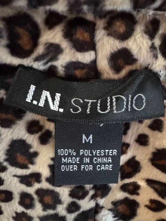 Leopard Print Polyester Reversible Vest With Front Zipper By I.N. Studio M - Picture 4 of 16